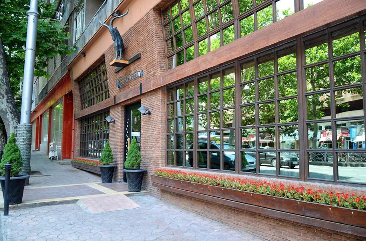 Luxury 4-Bedroom Apartment In The Center Tbilisi Exterior photo