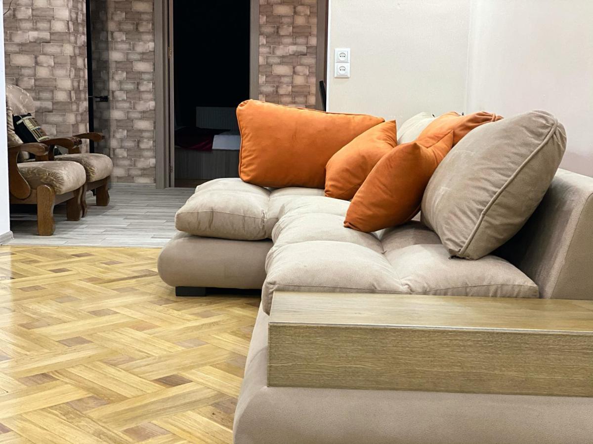 Luxury 4-Bedroom Apartment In The Center Tbilisi Exterior photo